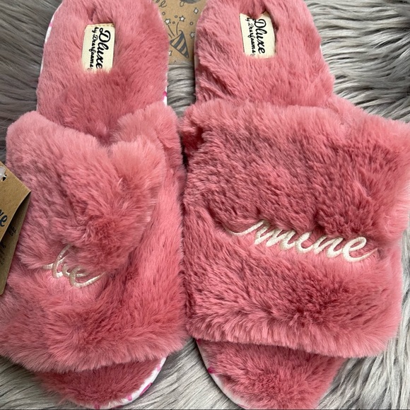 NEW! Dearfoams Dluxe Memory Foam Slippers XL be mine - Picture 3 of 6